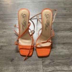 Women’s So Me Brand Strappy Orange Heels Size 7 Brand New